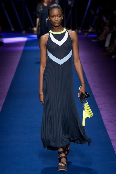 Look 25